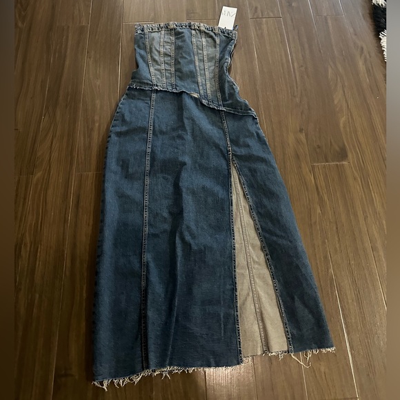 Zara Dresses & Skirts - Zara halted denim split dress
